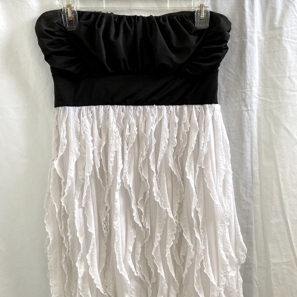 Women's/Juniors Strapless Dress Size: Large - Picture 2 of 10